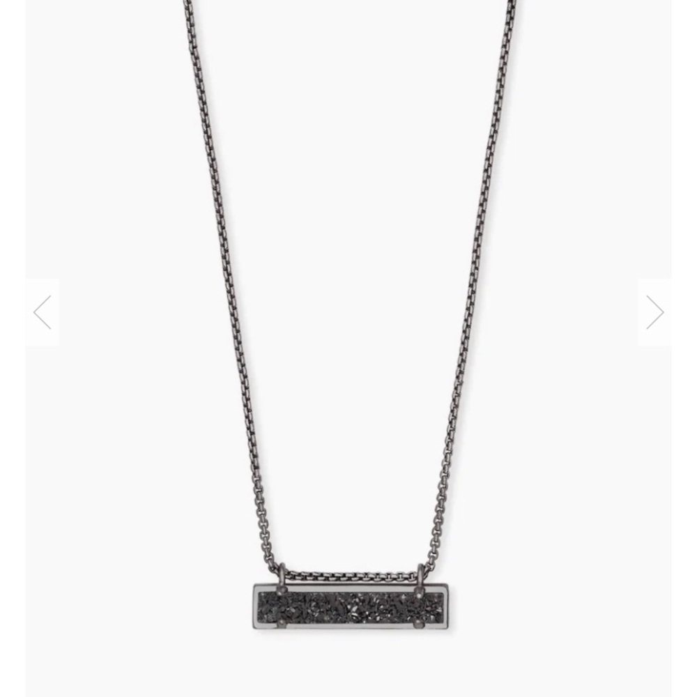 NWT Kendra Scott Leanor necklace
